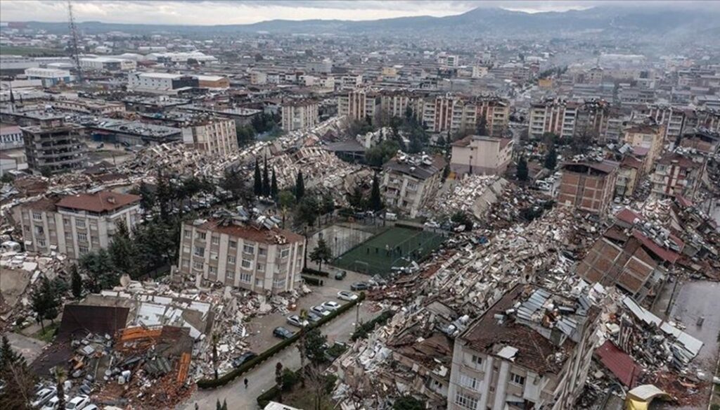 1200 kişiye mezar olmuştu: 600 Evler Sitesi'nin yapı müteahhidi tutuklandı - Son Dakika Türkiye Haberleri