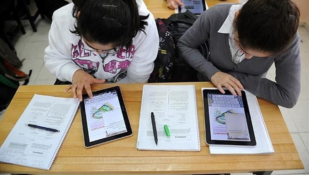 Baykar'dan depremzede öğrencilere 10 bin tablet - Son Dakika Türkiye Haberleri