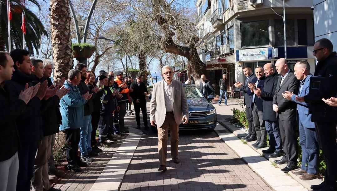 Bıçaklı saldırıda yaralanan Erdek Belediye Başkanı, görevine başladı – Son Dakika Türkiye Haberleri
