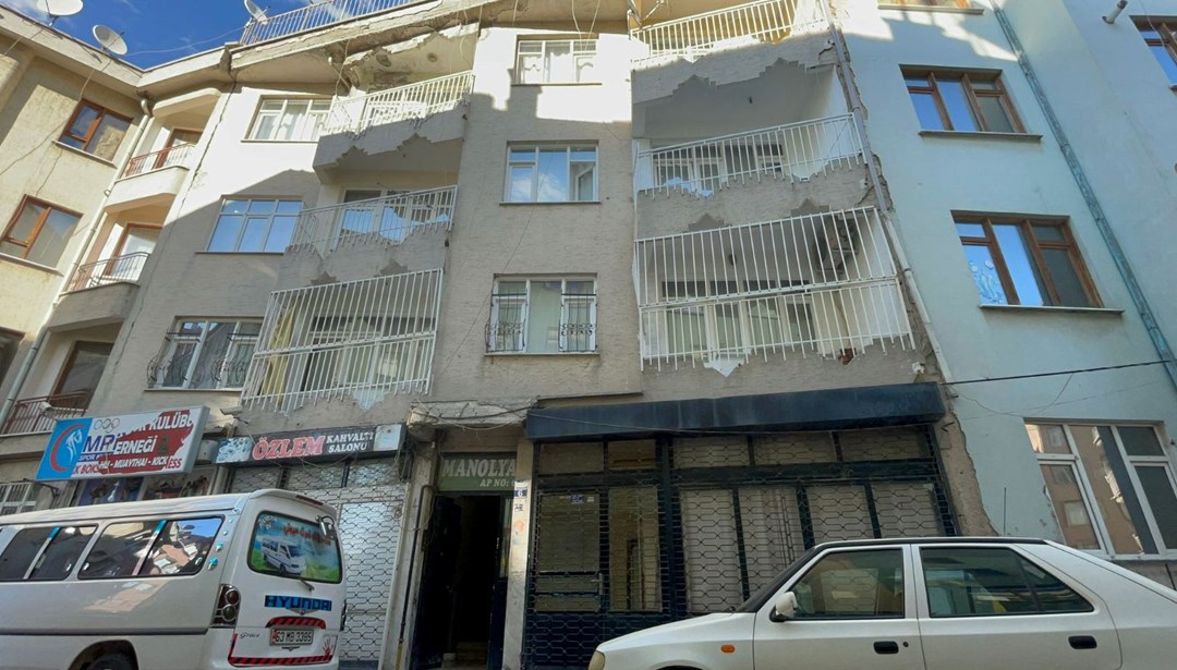 Çöp evde bulunan bebek tedavi altına alındı, anne gözaltında – Son Dakika Türkiye Haberleri