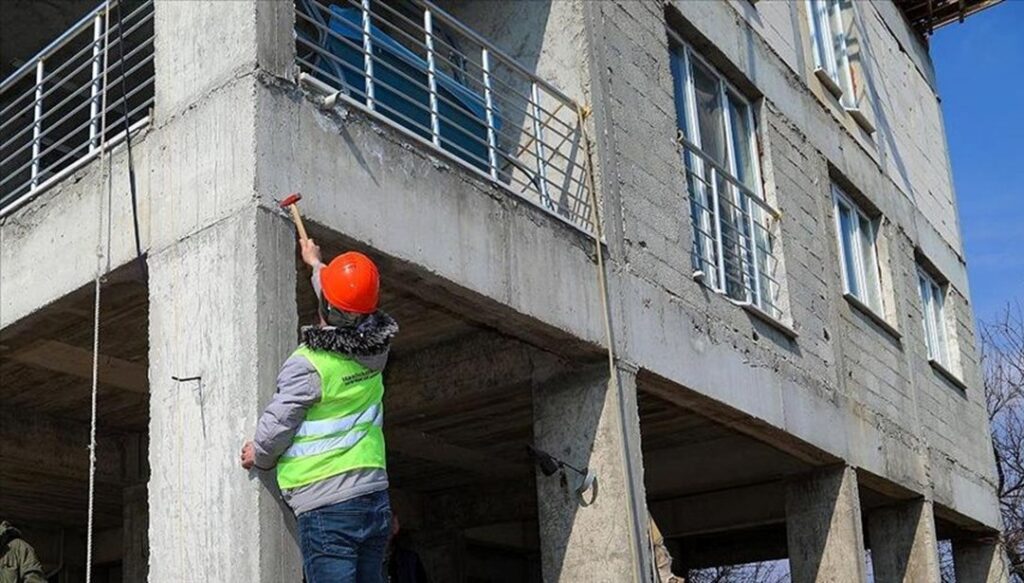 Deprem bölgesinde inşası süren 16 bin binanın yüzde 98'i için yıkım kararı - Son Dakika Türkiye Haberleri