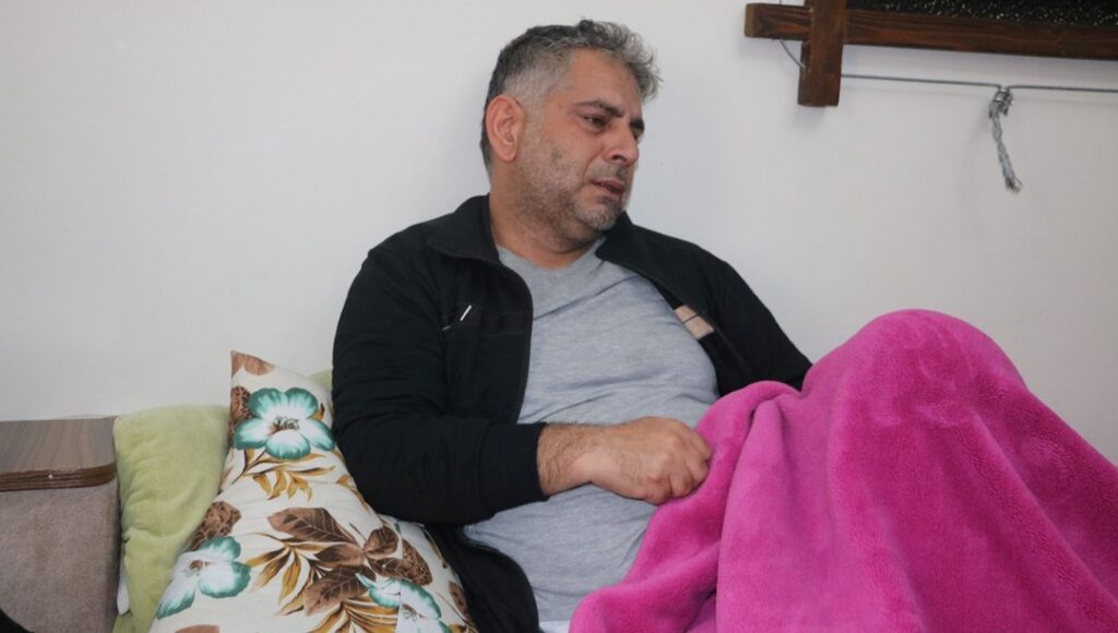 Depremzede baba kayıp oğlunu arıyor - Son Dakika Türkiye Haberleri