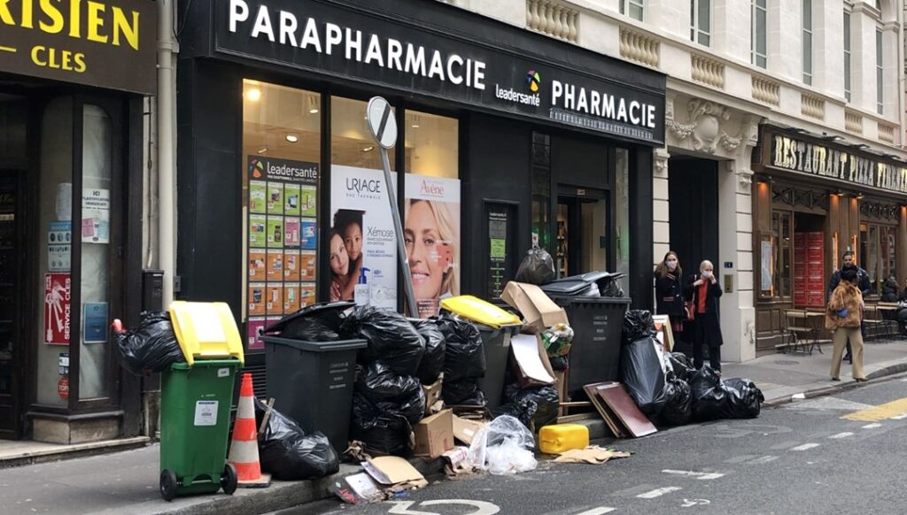 Grev nedeniyle Paris sokaklarındaki çöpler toplanmıyor - Son Dakika Dünya Haberleri