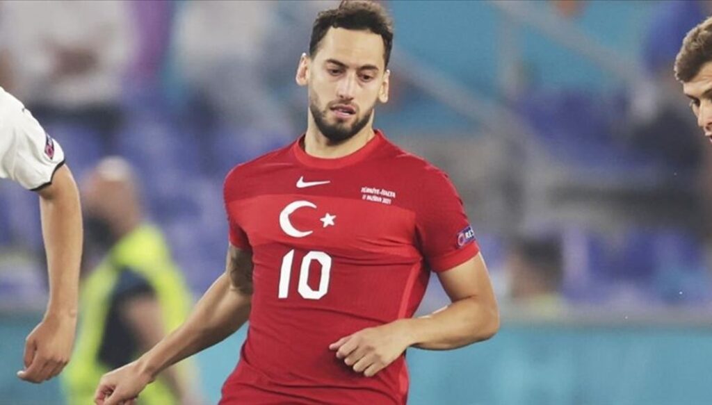 Inter'den Hakan Çalhanoğlu'nun sakatlığına ilişkin açıklama - Son Dakika Spor Haberleri