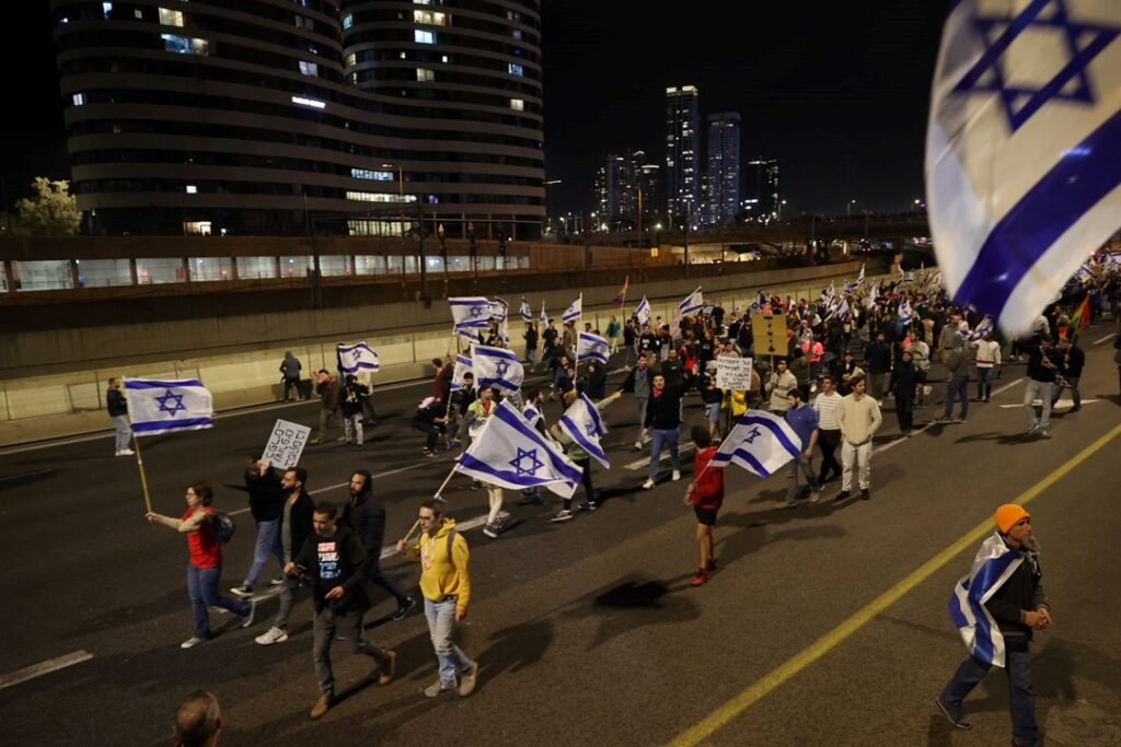 İsrail'de Netanyahu hükümetinin politikalarına karşı kitlesel gösteriler 11'inci haftasında - Son Dakika Dünya Haberleri