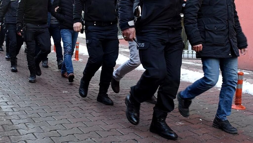 İstanbul'da FETÖ operasyonu: 14 gözaltı - Son Dakika Türkiye Haberleri