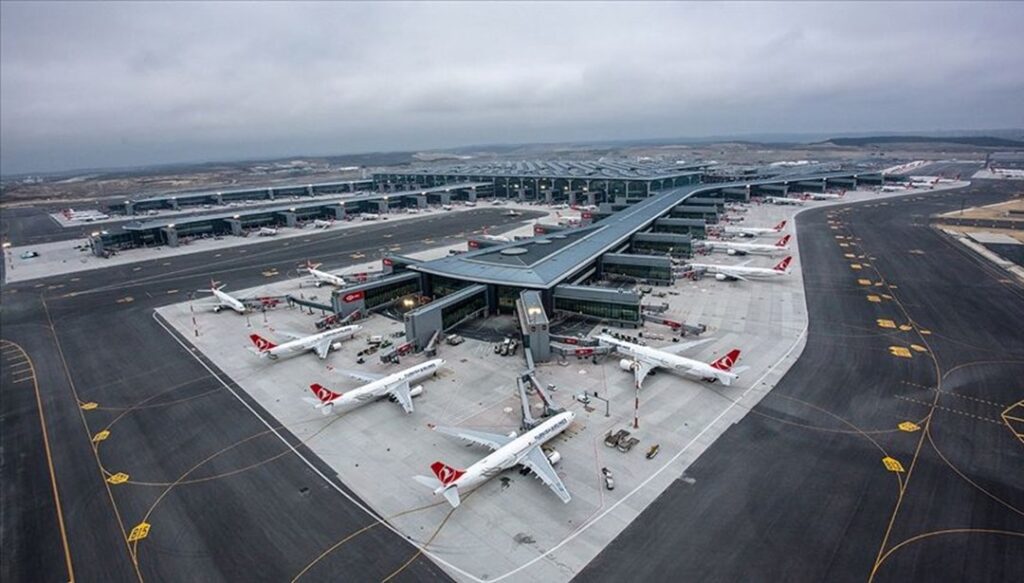 İstanbul'daki havalimanlarından 2 ayda 16 milyon yolcu uçtu - Son Dakika Ekonomi Haberleri