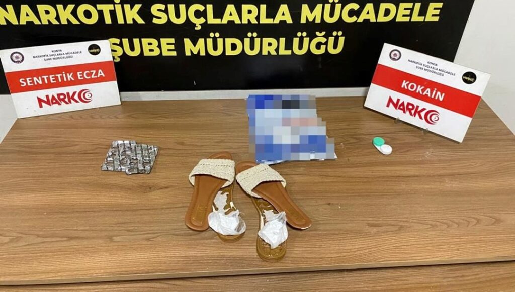 Kargoyla gelen terlikten kokain çıktı - Son Dakika Türkiye Haberleri