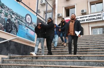 Kendini polis olarak tanıtıp 500 bin lira dolandırdı – Son Dakika Türkiye Haberleri