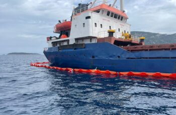 Kuru yük gemisi Datça açıklarında karaya oturdu – Son Dakika Türkiye Haberleri