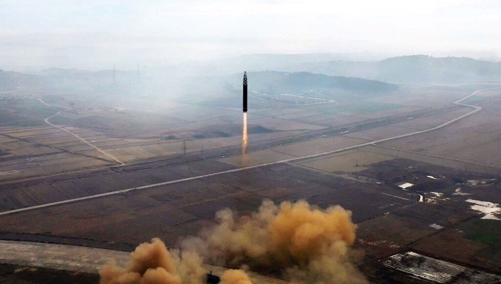 Kuzey Kore'den uzun menzilli balistik füze denemesi - Son Dakika Dünya Haberleri