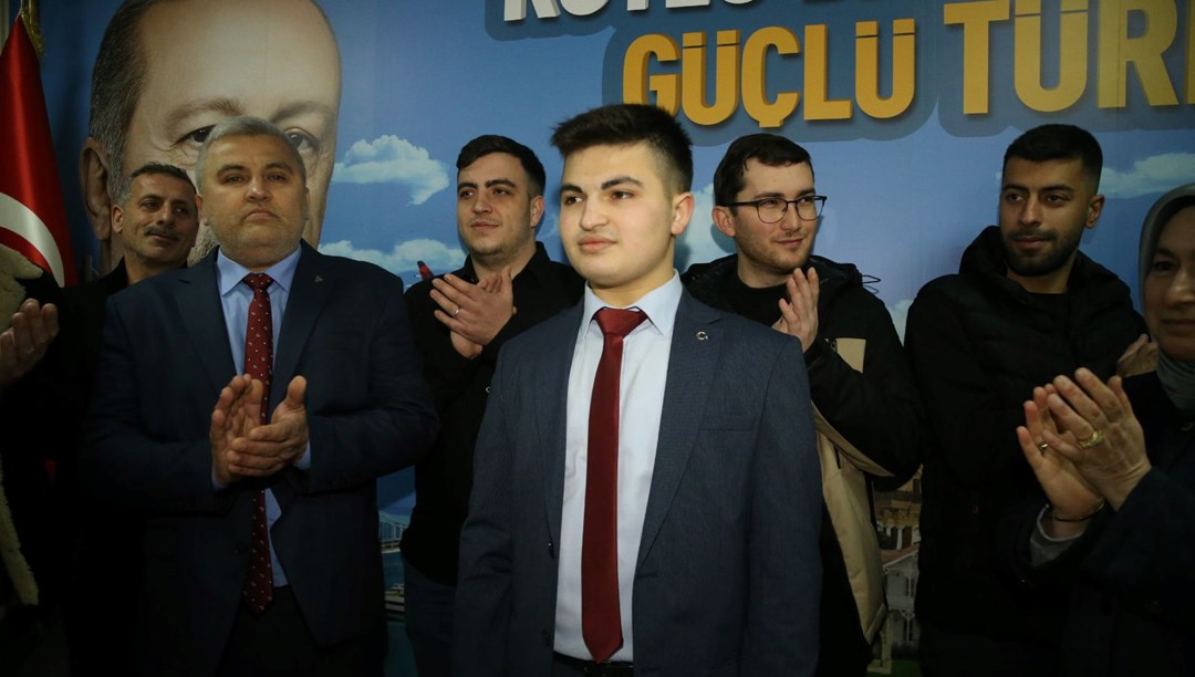 Lise öğrencisi aday adaylığı başvurusu yaptı – Son Dakika Türkiye Haberleri