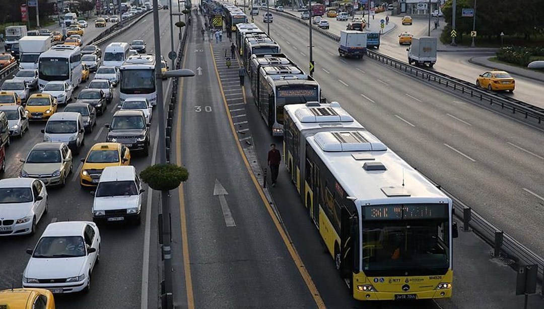 15 Temmuz Şehitler Köprüsü’nde metrobüs arızası – Son Dakika Türkiye Haberleri