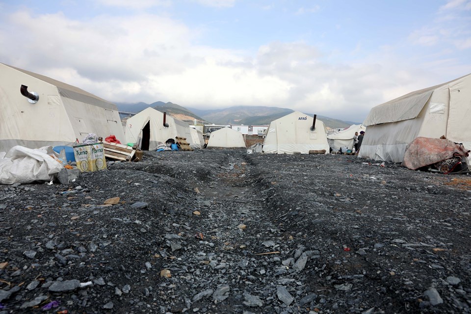 Nurdağı'nda çadır kentte su kanalları açıldı - Son Dakika Türkiye Haberleri