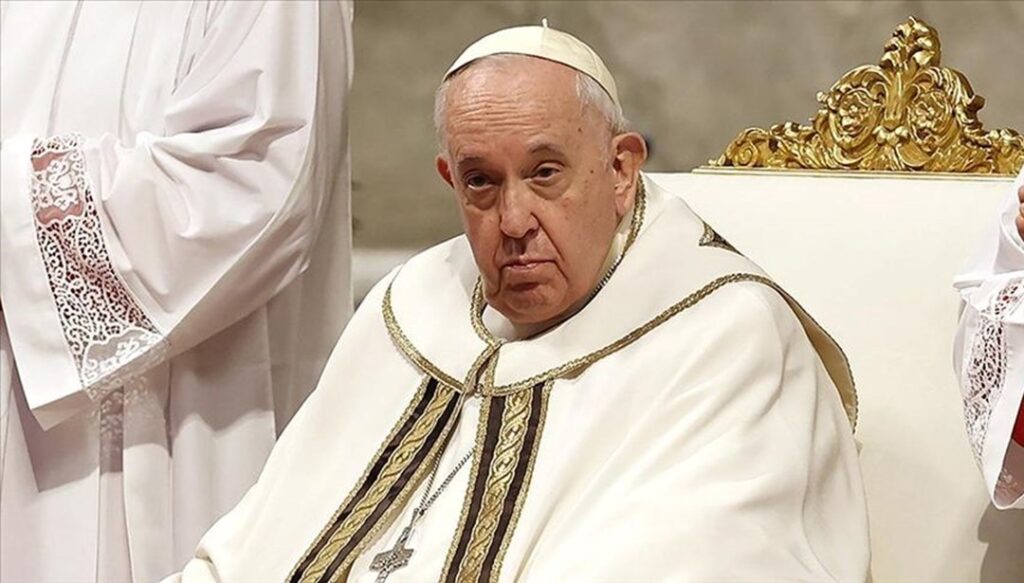 Papa, Katolik Kilisesi'nde cinsel istismarla mücadele yasasının kapsamını genişletti - Son Dakika Dünya Haberleri